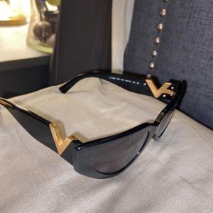 Valentino - Acetate cat eye Sunglasses with VLOGO